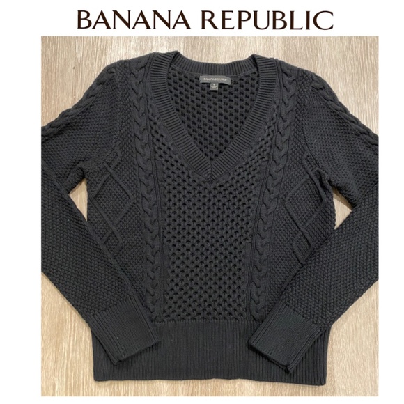 Banana Republic Sweaters - ⭐️SALE Banana Republic Black V Neck Chunky Sweater